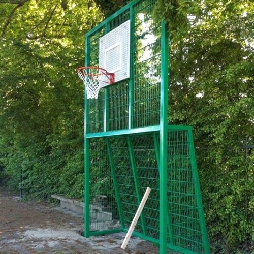 Ook vrijstaand is dit een aanwinst voor uw speel- en schoolplein.